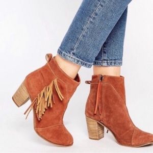 Toms Suede Tassel Ankle Boots Size 6.5